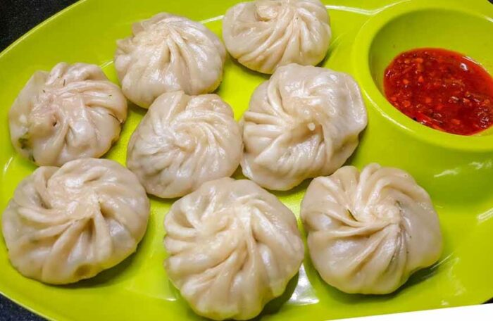 CHICKEN MOMO (6 PC)