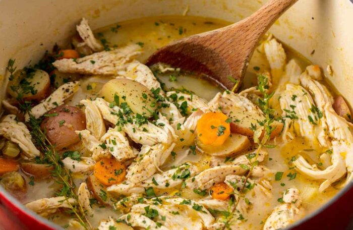 CHICKEN STEW (WHITE GRAVY)